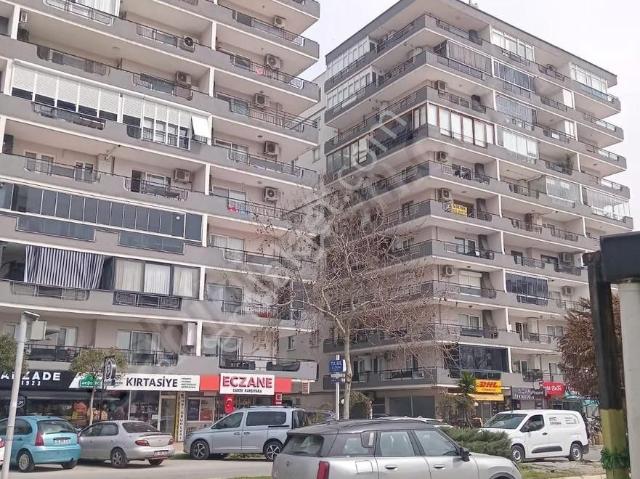 Karşiyaka, İzmir içerisinde satılık mülk