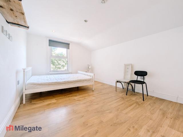 Studio for rent in Stamford Hill, Greater London