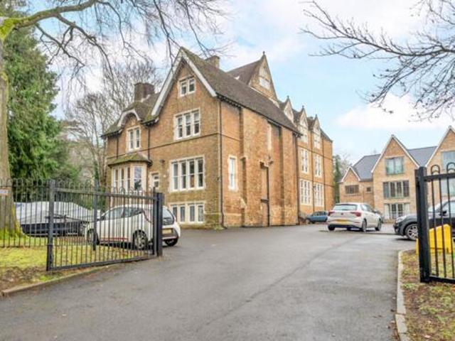 House for sale in Fole, Surrey