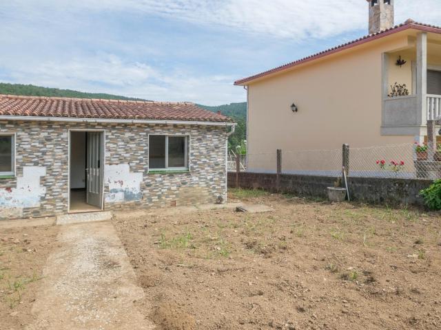 Casa en venta en Abegondo, A Coruña