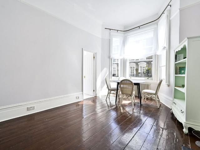 Apartment for rent in Brompton, Greater London