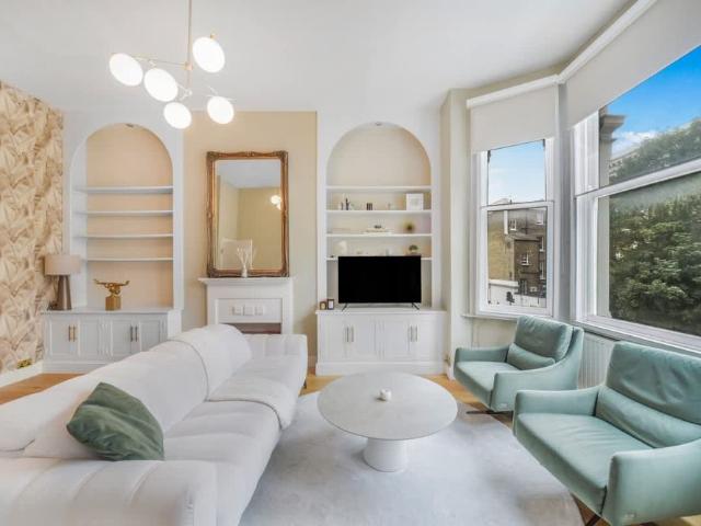 Apartment for rent in Earl's Court, Greater London