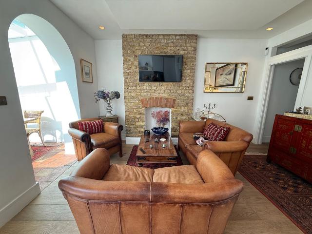 Apartment for rent in Earl's Court, Greater London