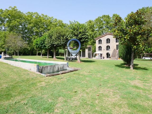 Finca en venta en Sant Joan Les Fonts, Girona