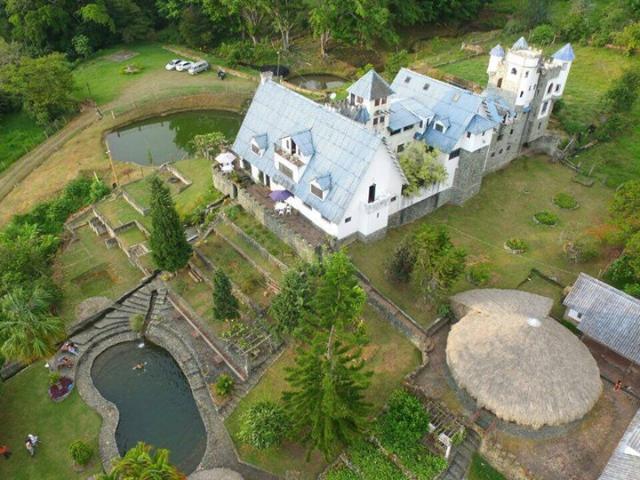 Finca En Arriendo En El Cerrito En Santa Elena A277349