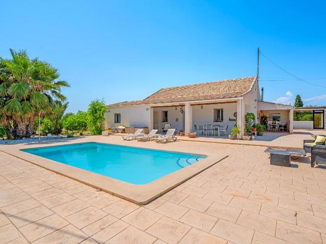 Finca en venta en Elche, Valencia
