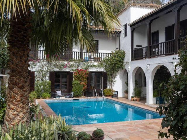 Finca en venta en Estepona