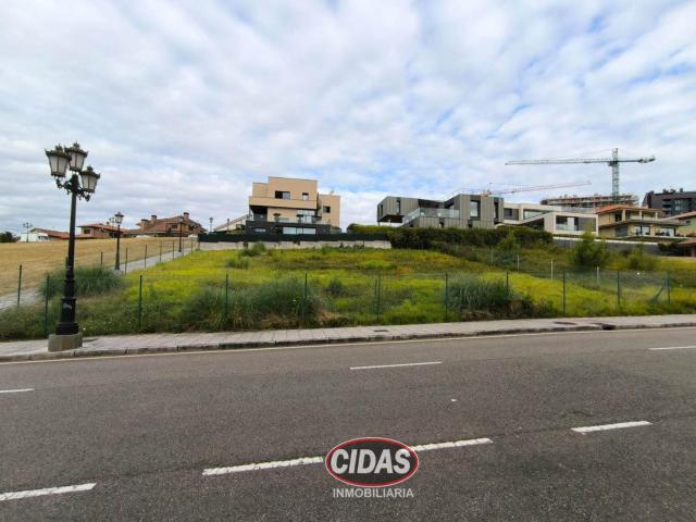 Finca en venta en Oviedo, Asturias