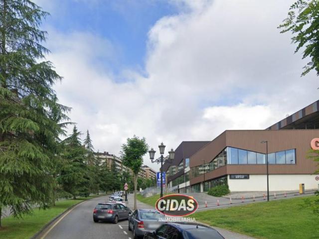Finca en venta en Oviedo, Asturias
