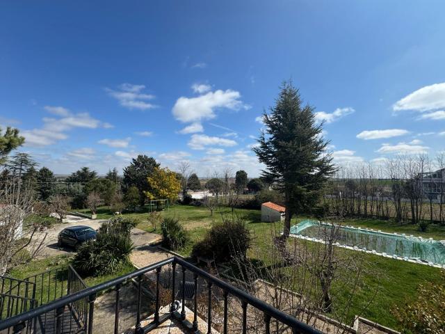 Villa en venta en Calvarrasa De Abajo