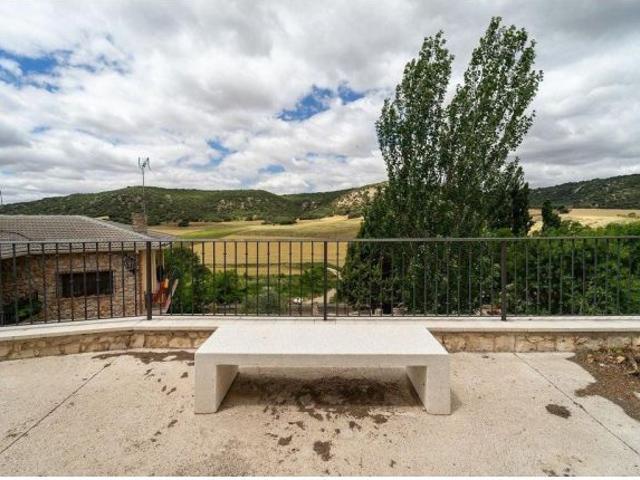 Casa en venta en Valdaracete