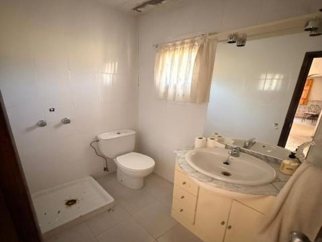 Casa en venta en Andilla, València / Valencia