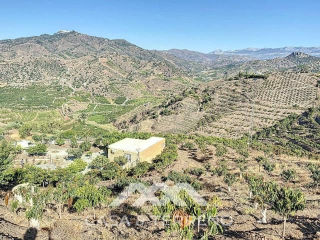 Villa en venta en Benamargosa