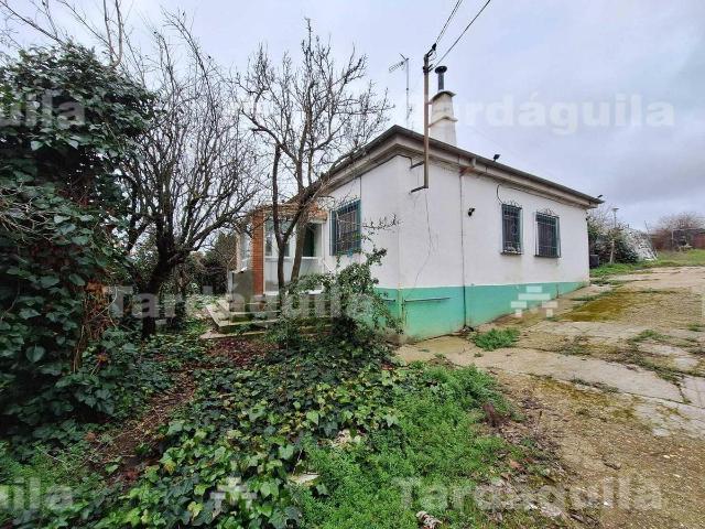Terreno en venta en Castellanos De Villiquera, Urbanización Altozano