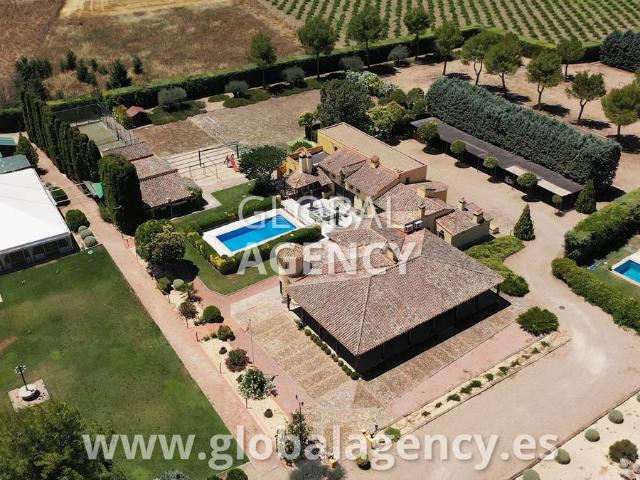 Terreno en venta en Colmenar De Oreja, Madrid