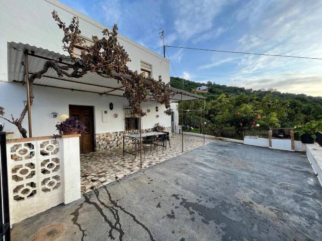 Terreno en venta en Almuñécar