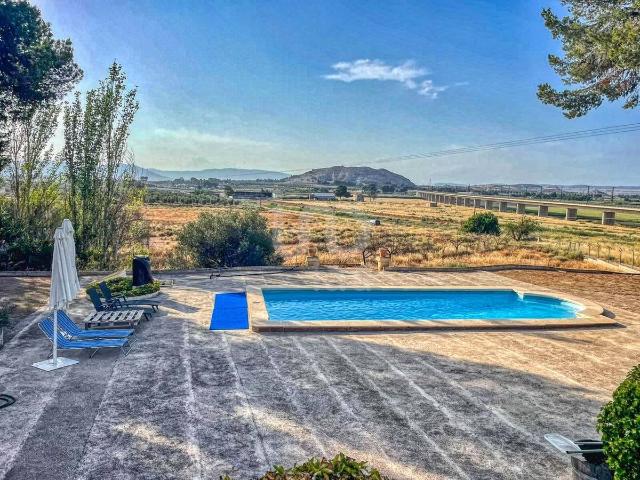 Terreno en venta en Villena, Valencia