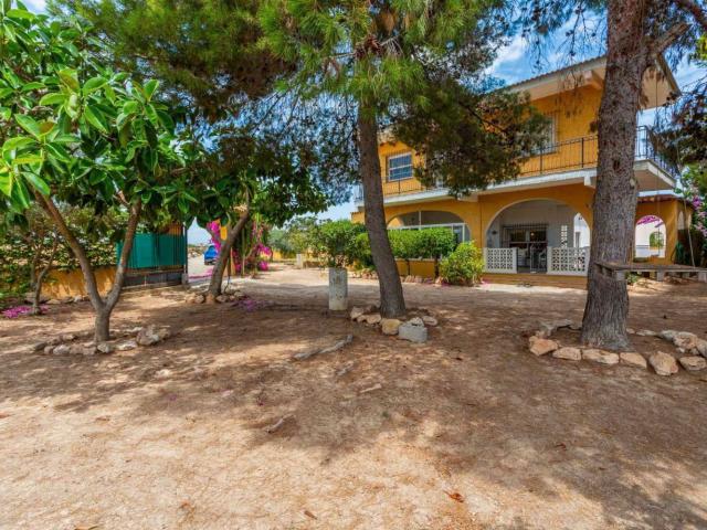 Terreno en venta en Los Montesinos