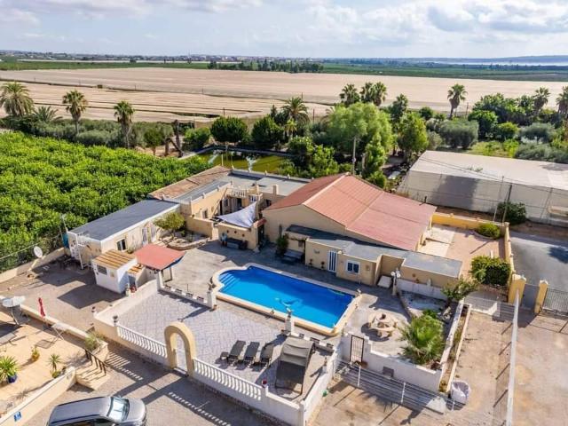 Terreno en venta en Los Montesinos