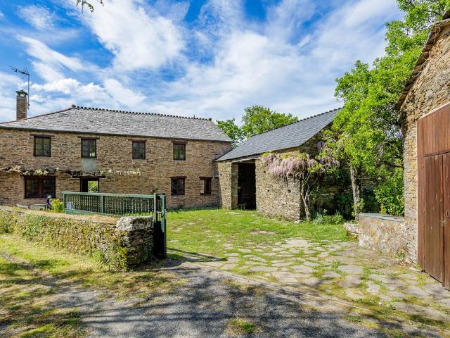 Terreno en venta en Outeiro de Rei, Lugo