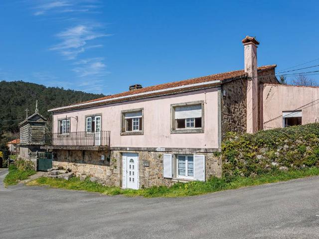 Terreno en venta en Outes, Noia