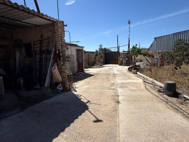Terreno en venta en Utrera, Andalucía