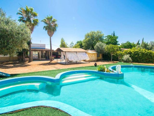 Terreno en venta en Utrera, Andalucía