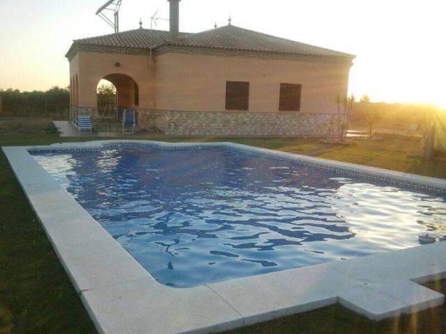 Terreno en venta en Utrera, Andalucía
