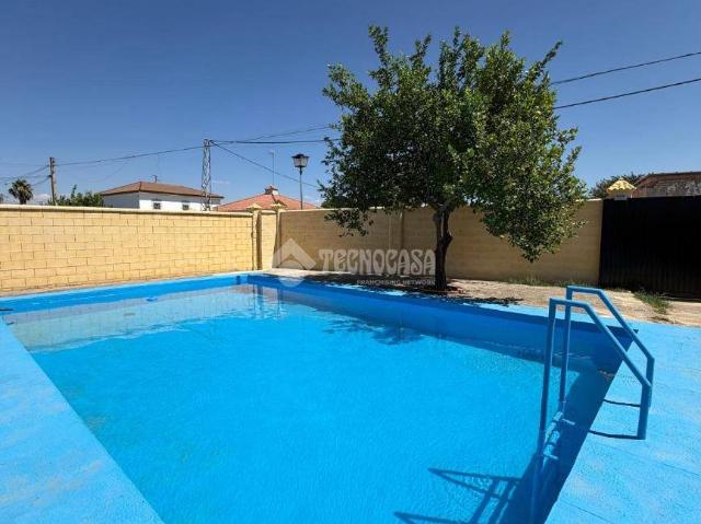 Terreno en venta en Utrera, Andalucía