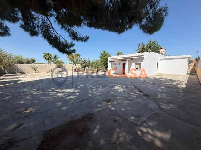 Terreno en venta en Utrera, Andalucía