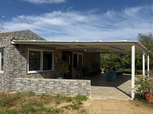 Chalet en venta en Utrera, Andalucía