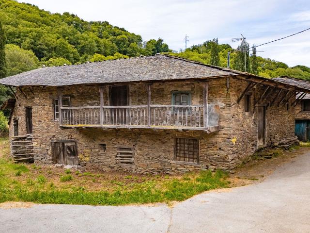 Terreno en venta en Samos, O Outeiro