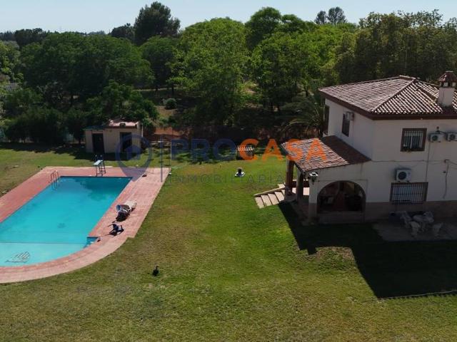 Terreno en venta en Utrera, Andalucía