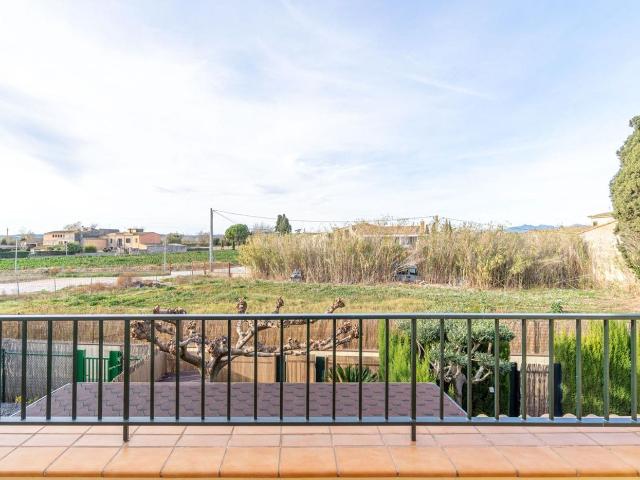 Villa en venta en Torroella De Fluvià