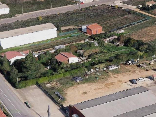 Terreno en venta en Villaturiel, Castilla y León