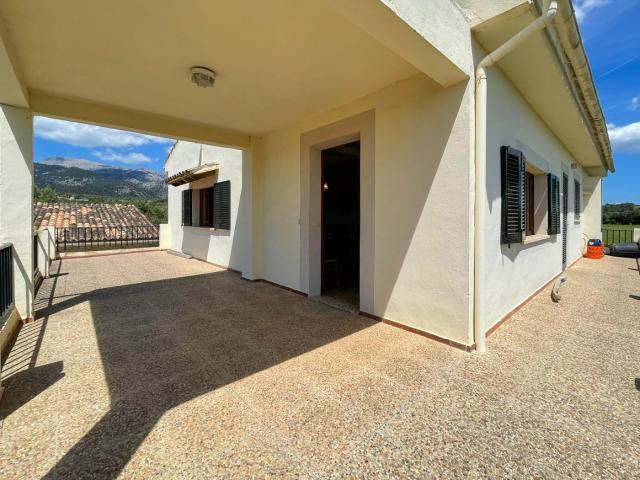 Villa en venta en Selva, Camarata
