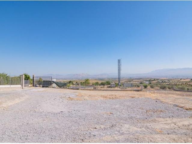Local Comercial en venta en Gabia Grande, Comarca de la Vega de Granada