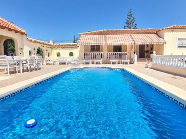 Casa Rural en venta en l'Eixample, Alicante