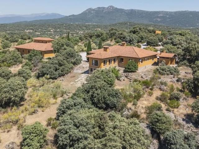 Casa Rural en venta en Cenicientos, Madrid