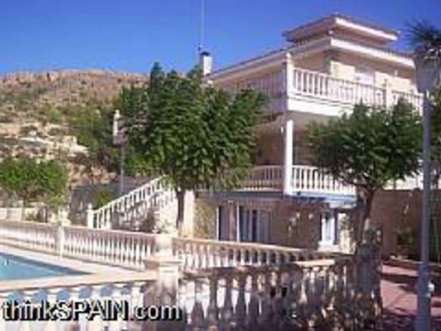 Casa Rural en venta en Crevillent, Valencia