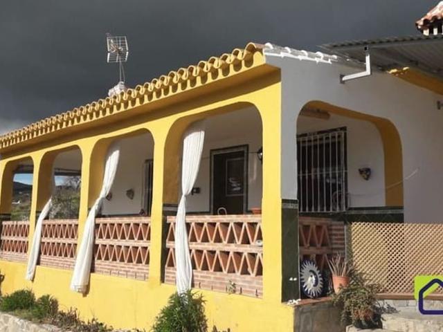 Casa Rural en venta en Guaro, Málaga