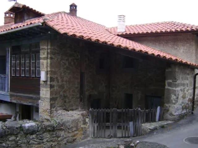 Casa Rural en venta en Centro, Oviedo