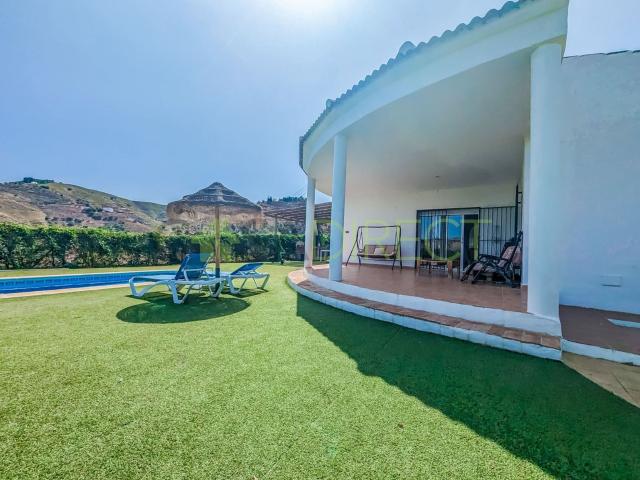 Casa en alquiler en Almáchar, Málaga