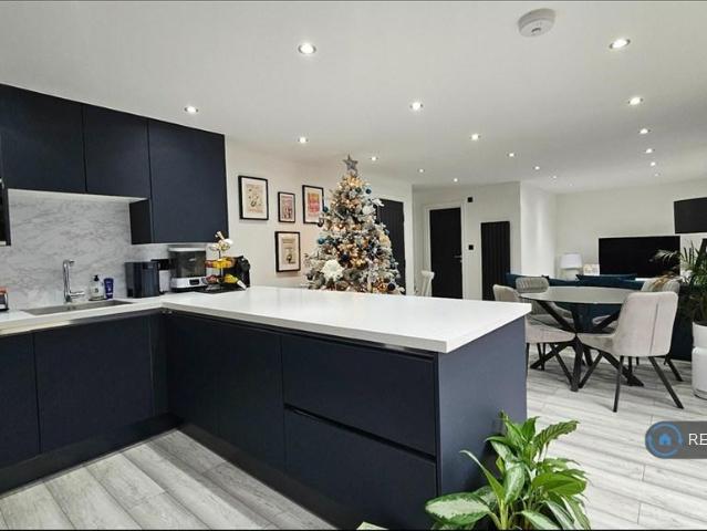 Apartment for rent in Woodford, Greater London