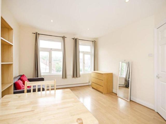 House for rent in Temple Fortune, Greater London