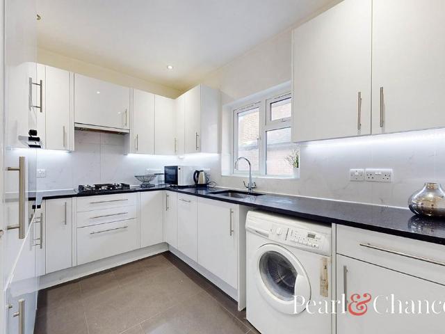 House for rent in Golders Green, Greater London