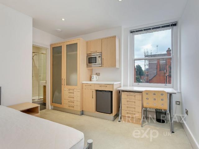 Studio for rent in South Hampstead, Greater London