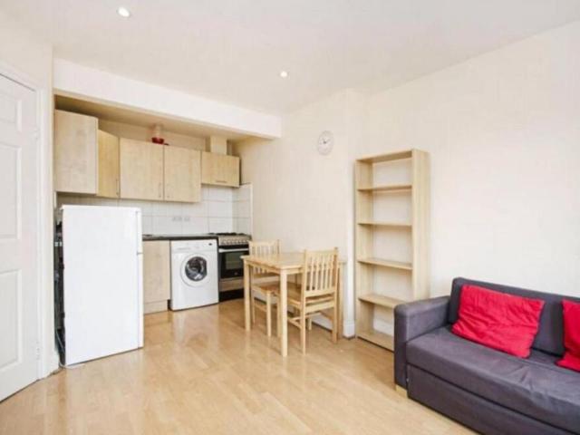 Apartment for rent in Temple Fortune, Greater London