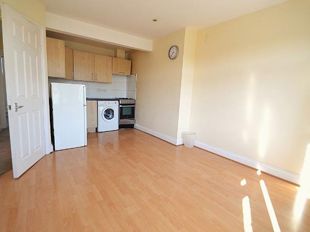 Apartment for rent in Temple Fortune, Greater London