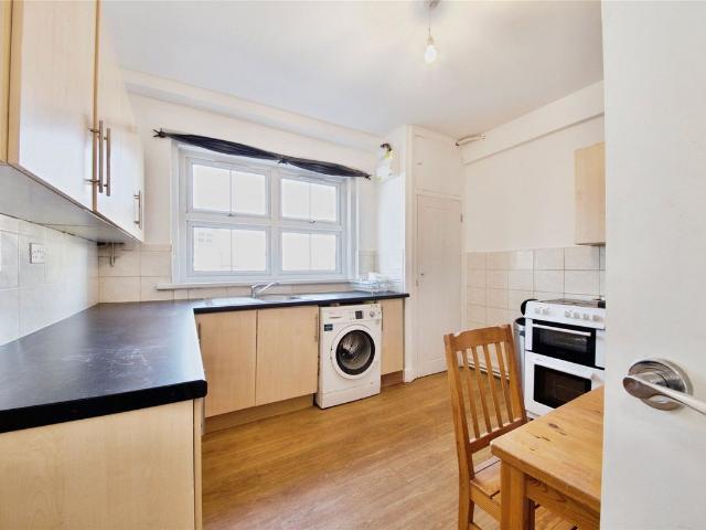 Apartment for rent in Temple Fortune, Greater London